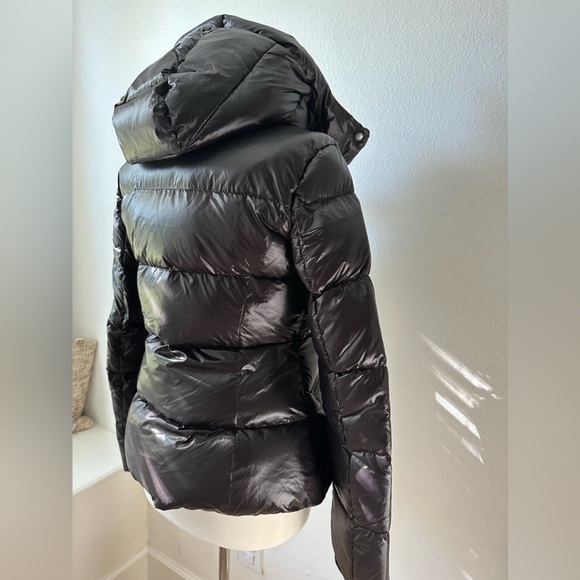 Mackage Madalyn Lustrous Down V Jacket Black - Picture 10 of 14